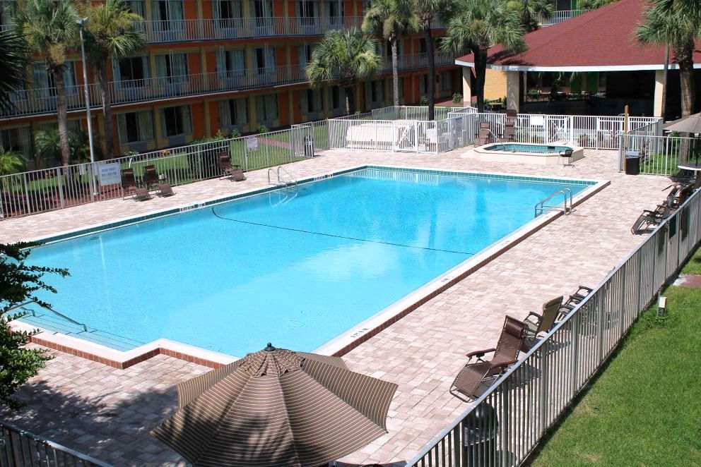 Roomba Inn & Suites At Old Town Kissimmee Exterior photo